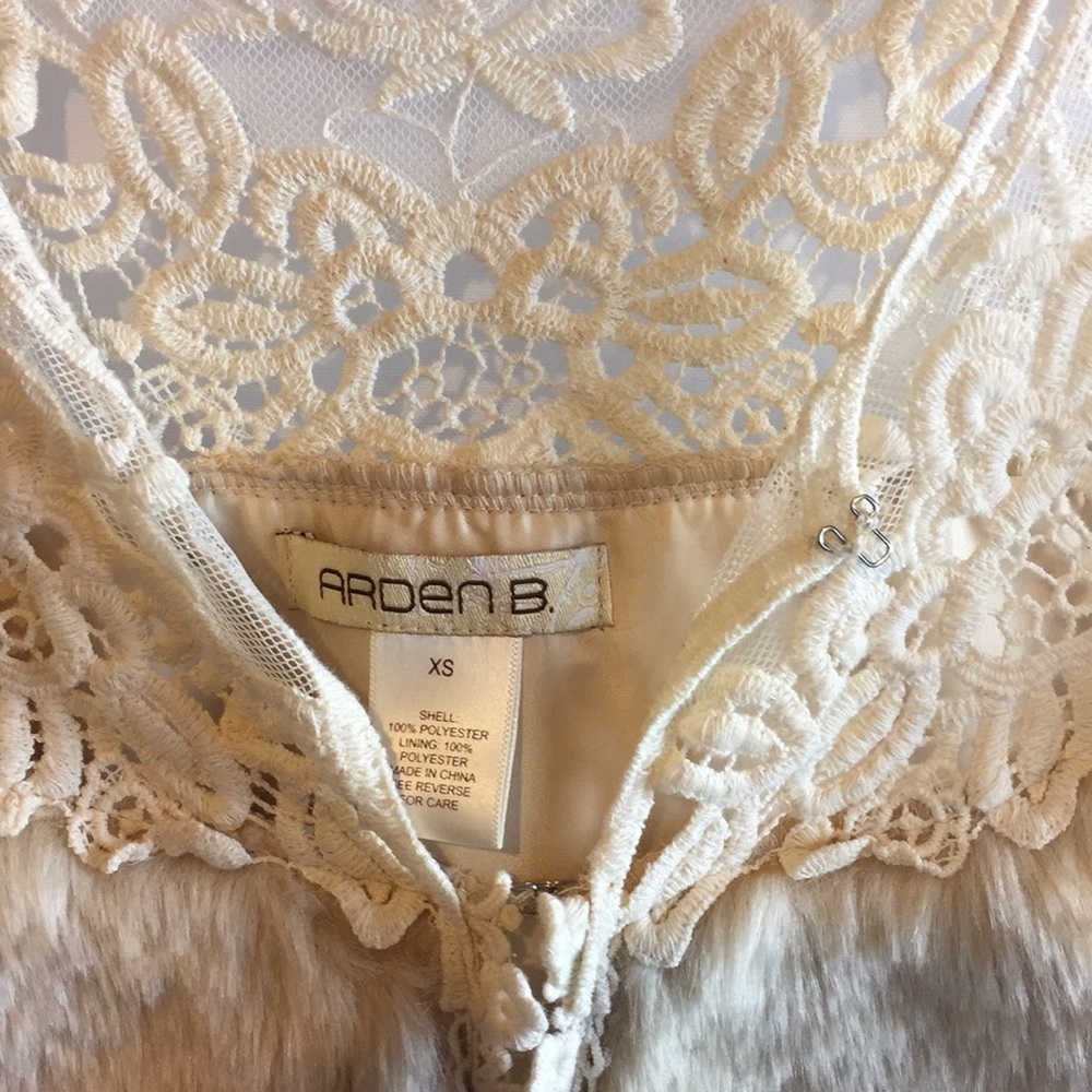 Arden B. Faux fur cream vest - Picture 2 of 2